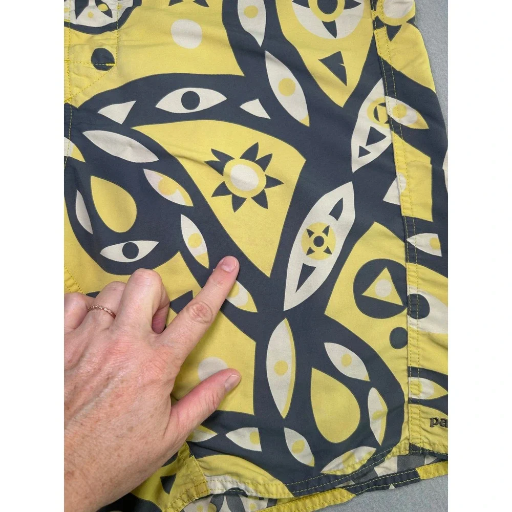 Patagonia‎ Board Shorts Mens 35 Yellow Grey Geometric Eye Print Swim Trunks